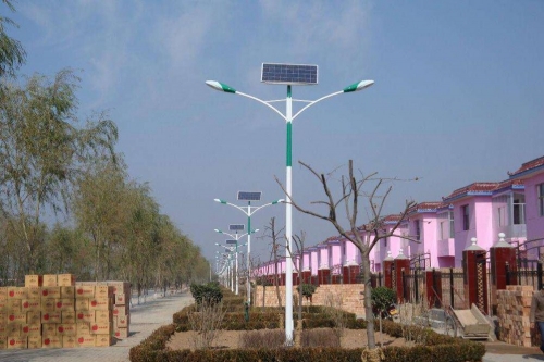 挑选性价比更高的路灯生产厂家的方法